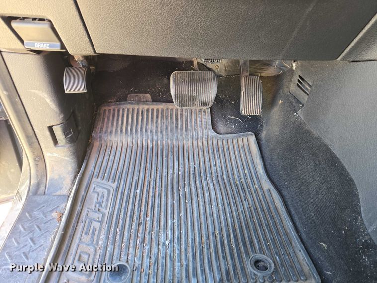 image for item ET1119 2014 Ford F150 Crew Cab pickup truck