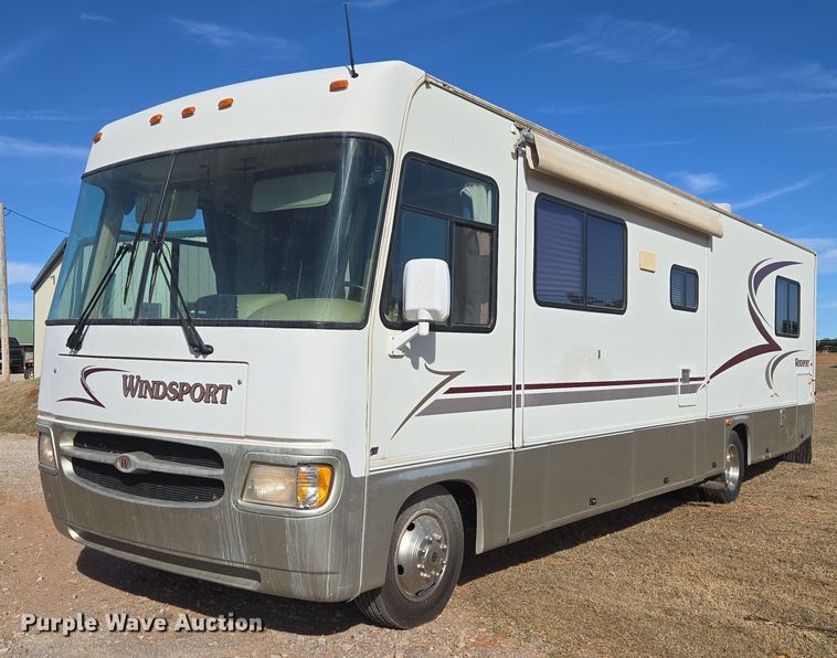 image for item ET1120 2001 Windsport Four Winds RV