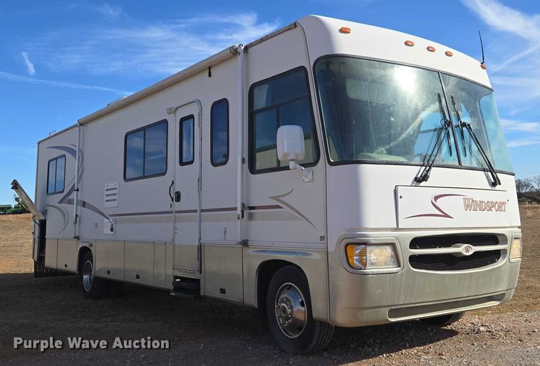 image for item ET1120 2001 Windsport Four Winds RV