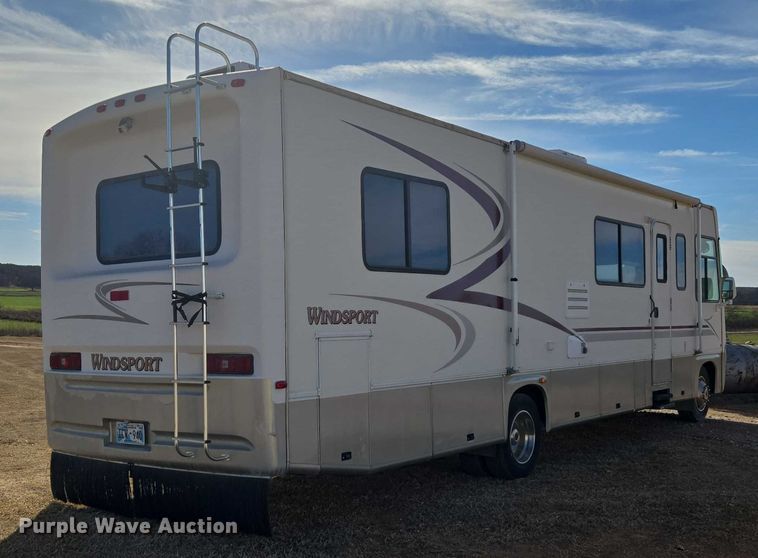 image for item ET1120 2001 Windsport Four Winds RV