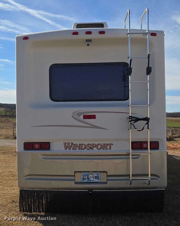 image for item ET1120 2001 Windsport Four Winds RV