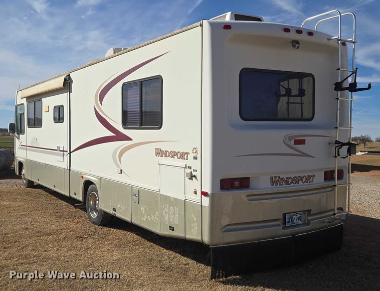 image for item ET1120 2001 Windsport Four Winds RV