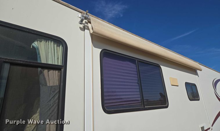 image for item ET1120 2001 Windsport Four Winds RV