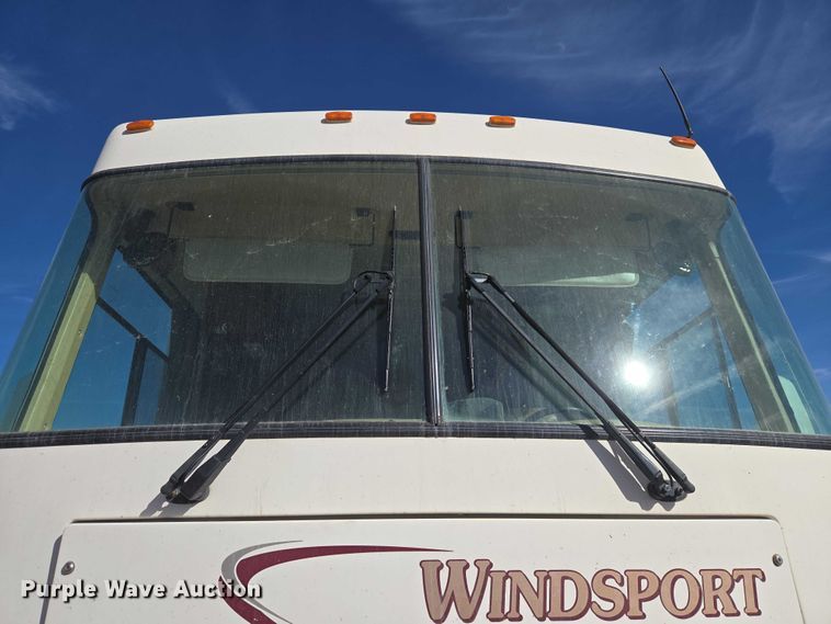 image for item ET1120 2001 Windsport Four Winds RV