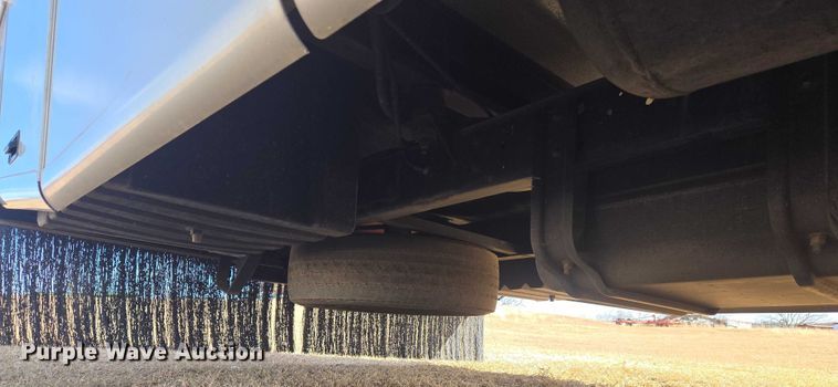 image for item ET1120 2001 Windsport Four Winds RV