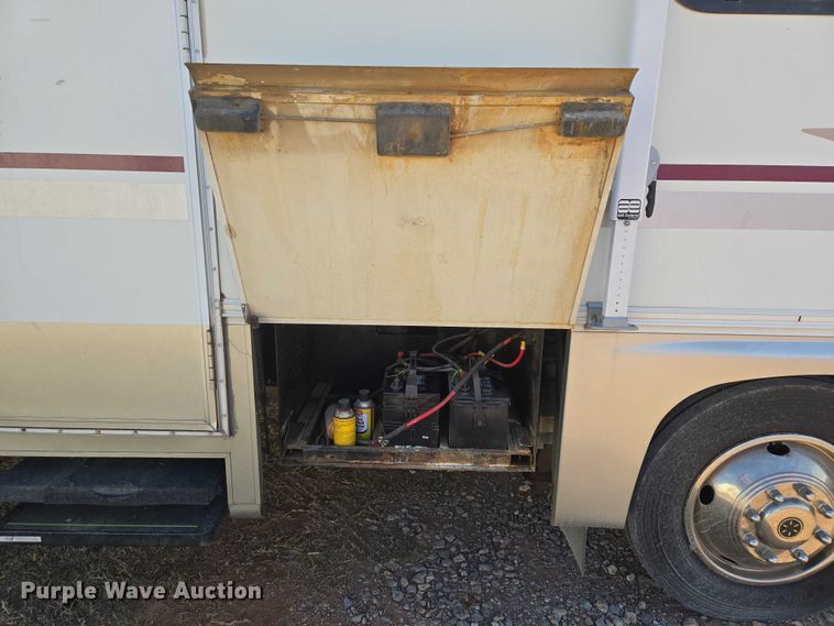 image for item ET1120 2001 Windsport Four Winds RV