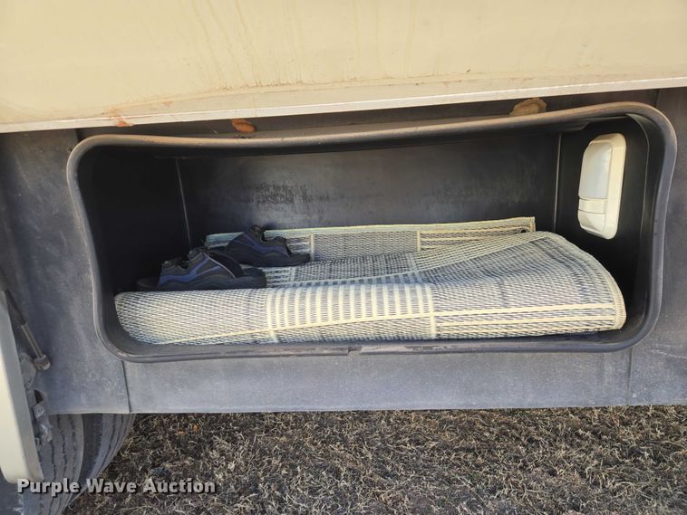 image for item ET1120 2001 Windsport Four Winds RV