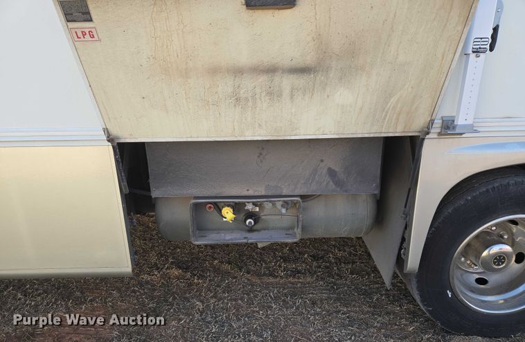 image for item ET1120 2001 Windsport Four Winds RV