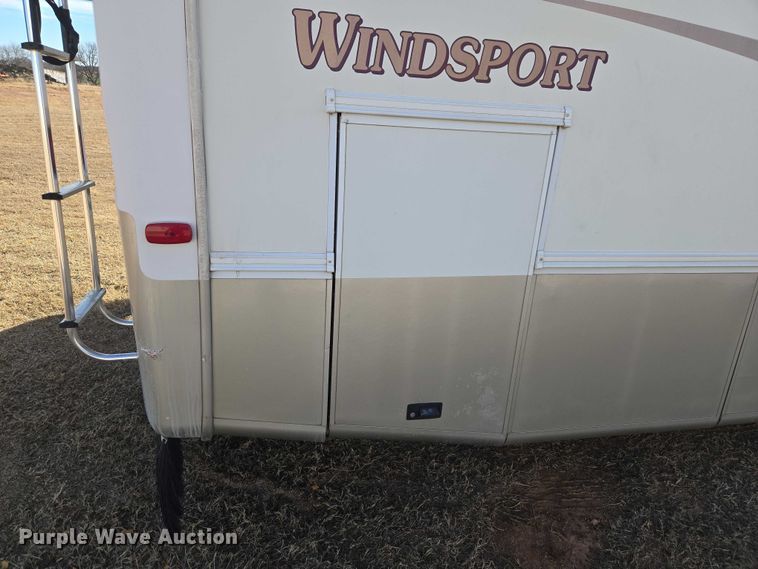 image for item ET1120 2001 Windsport Four Winds RV
