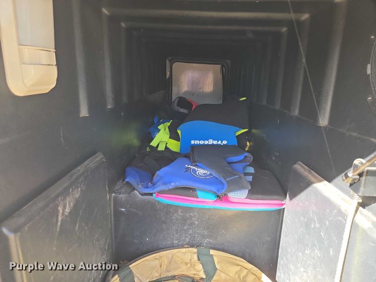 image for item ET1120 2001 Windsport Four Winds RV