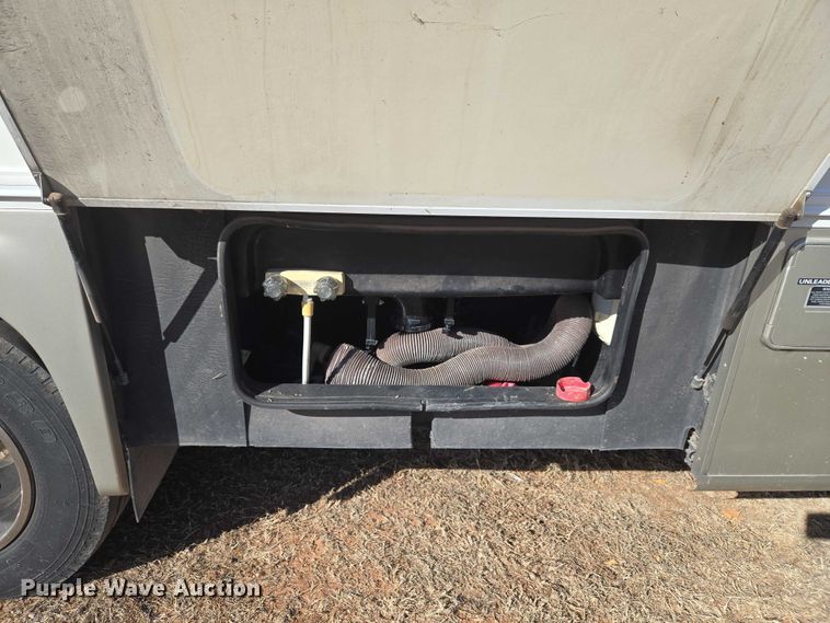 image for item ET1120 2001 Windsport Four Winds RV