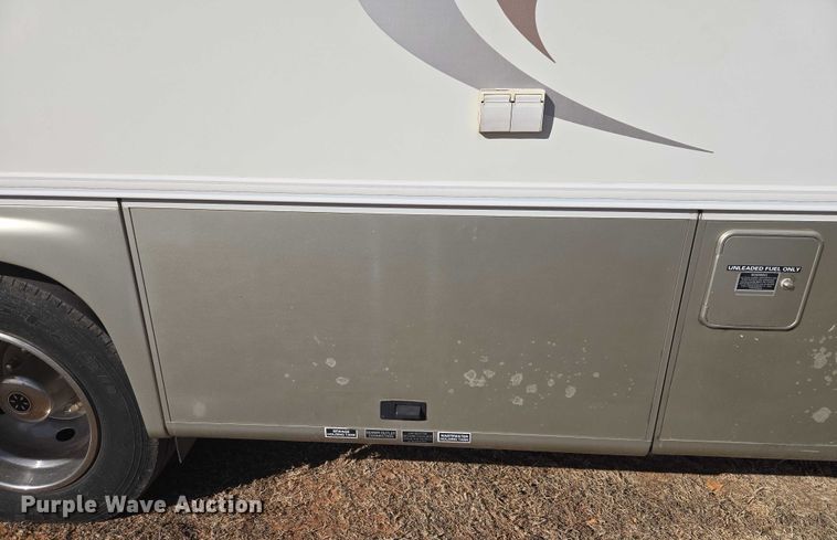 image for item ET1120 2001 Windsport Four Winds RV