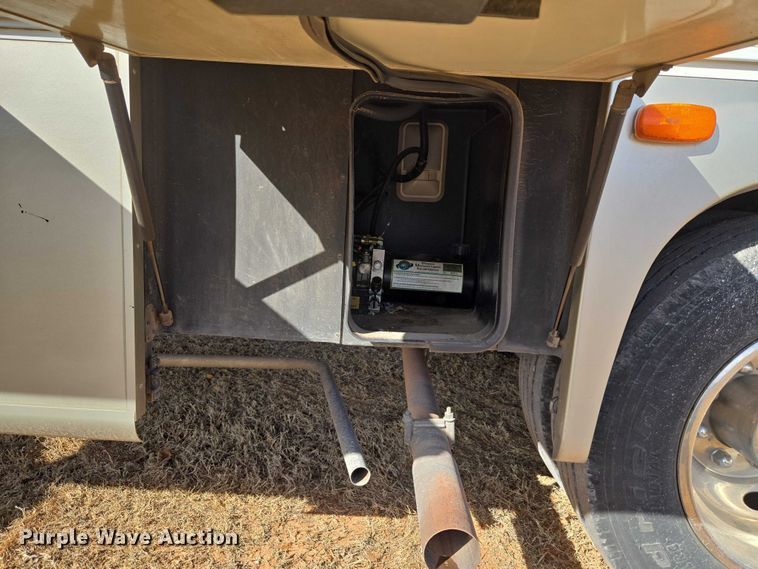 image for item ET1120 2001 Windsport Four Winds RV