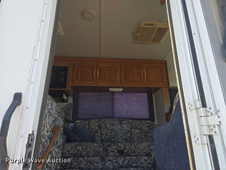 image for item ET1120 2001 Windsport Four Winds RV