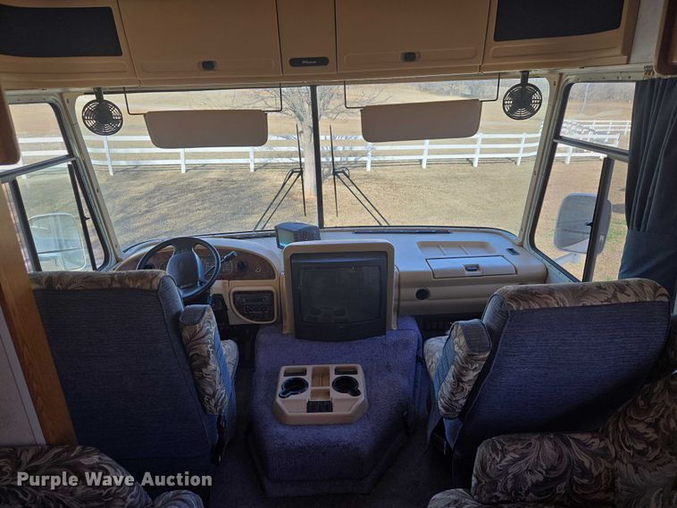 image for item ET1120 2001 Windsport Four Winds RV