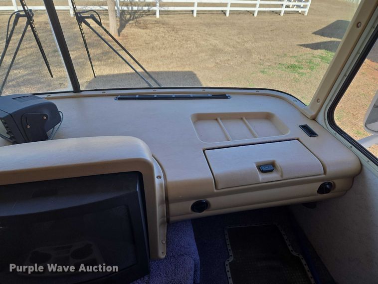 image for item ET1120 2001 Windsport Four Winds RV