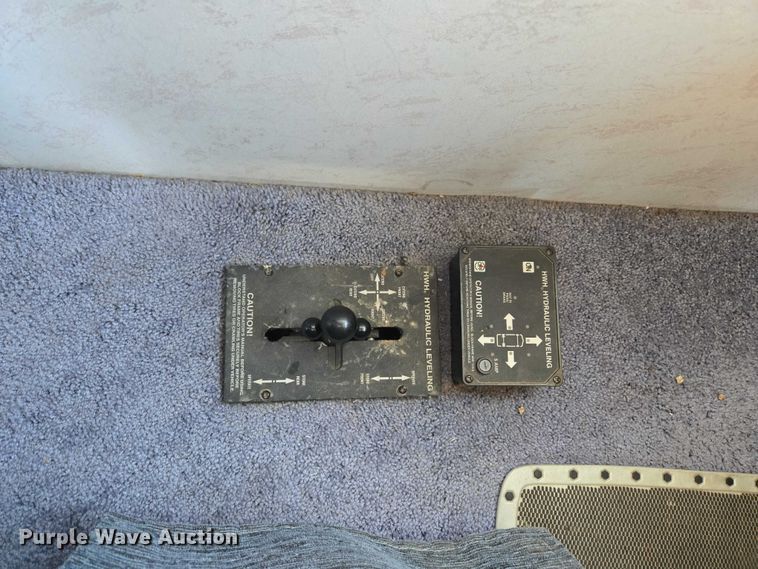 image for item ET1120 2001 Windsport Four Winds RV