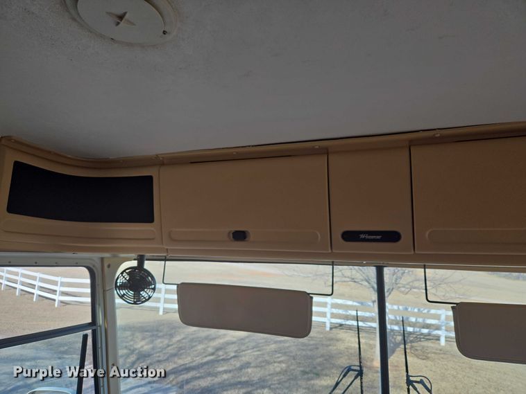 image for item ET1120 2001 Windsport Four Winds RV