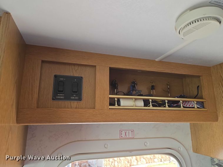 image for item ET1120 2001 Windsport Four Winds RV