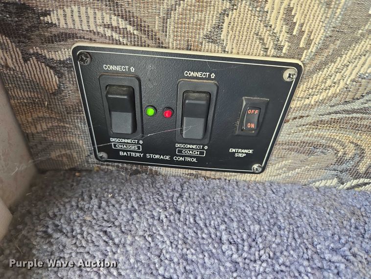 image for item ET1120 2001 Windsport Four Winds RV