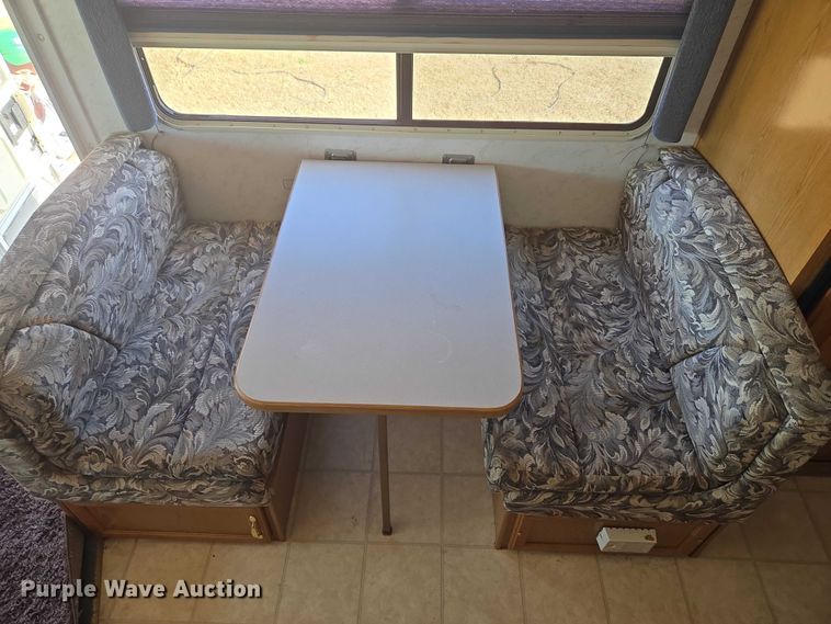 image for item ET1120 2001 Windsport Four Winds RV