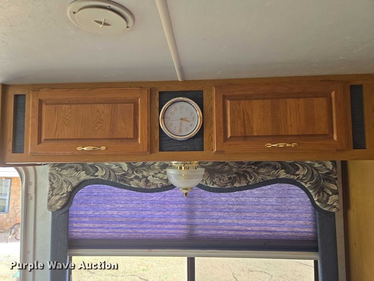 image for item ET1120 2001 Windsport Four Winds RV