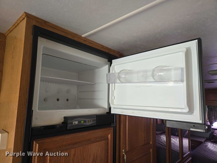 image for item ET1120 2001 Windsport Four Winds RV