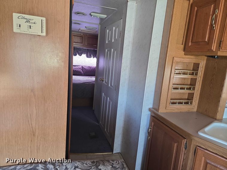 image for item ET1120 2001 Windsport Four Winds RV