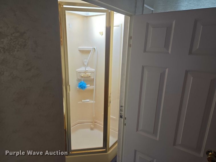 image for item ET1120 2001 Windsport Four Winds RV