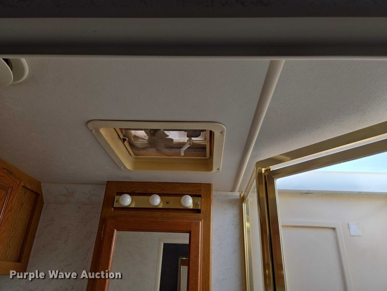 image for item ET1120 2001 Windsport Four Winds RV