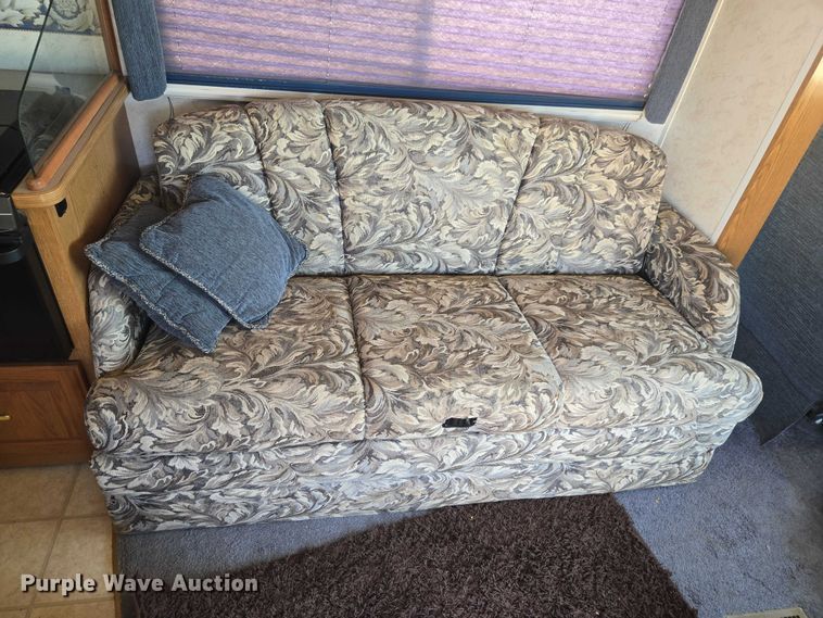 image for item ET1120 2001 Windsport Four Winds RV