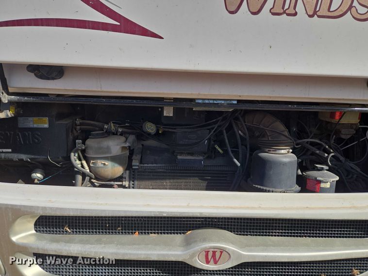 image for item ET1120 2001 Windsport Four Winds RV