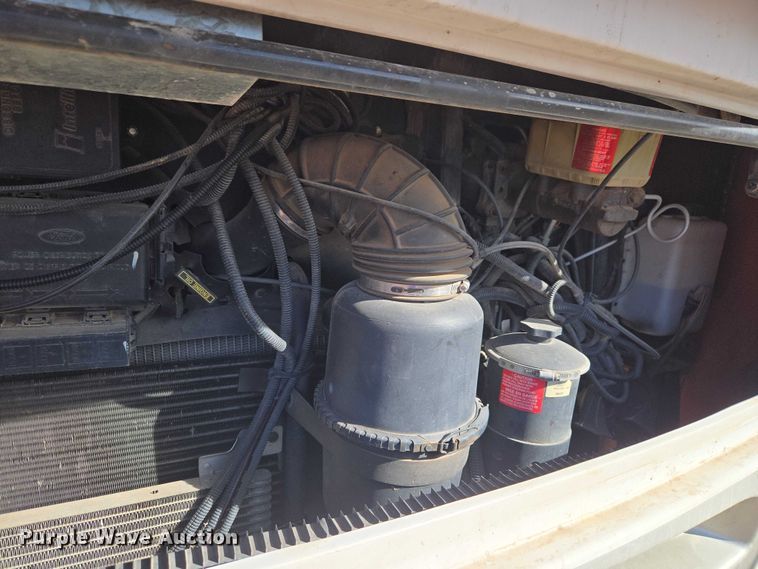 image for item ET1120 2001 Windsport Four Winds RV