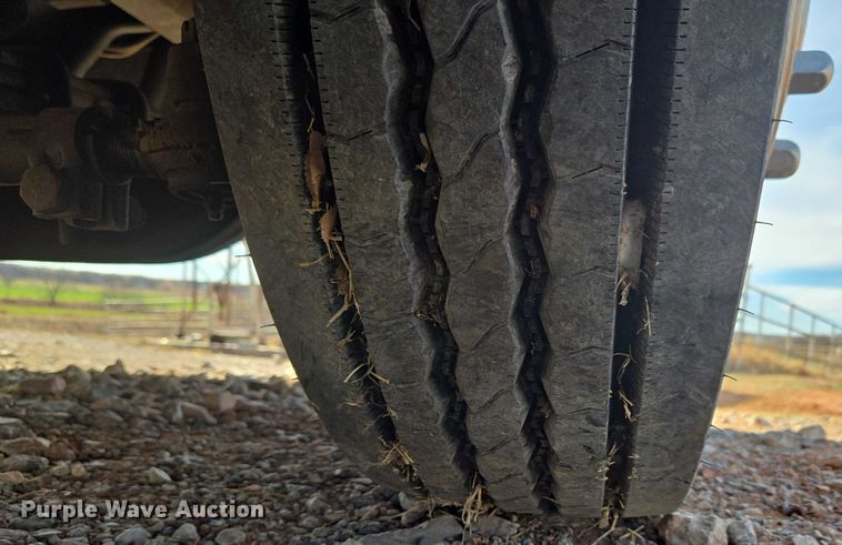 image for item ET1120 2001 Windsport Four Winds RV