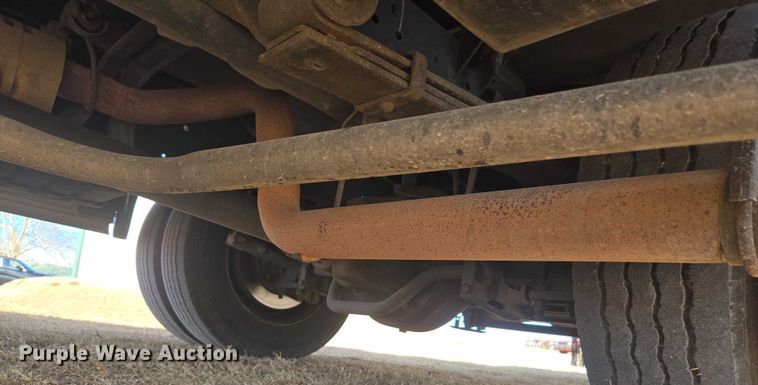 image for item ET1120 2001 Windsport Four Winds RV