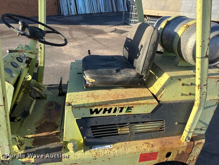 image for item ET4103 White forklift