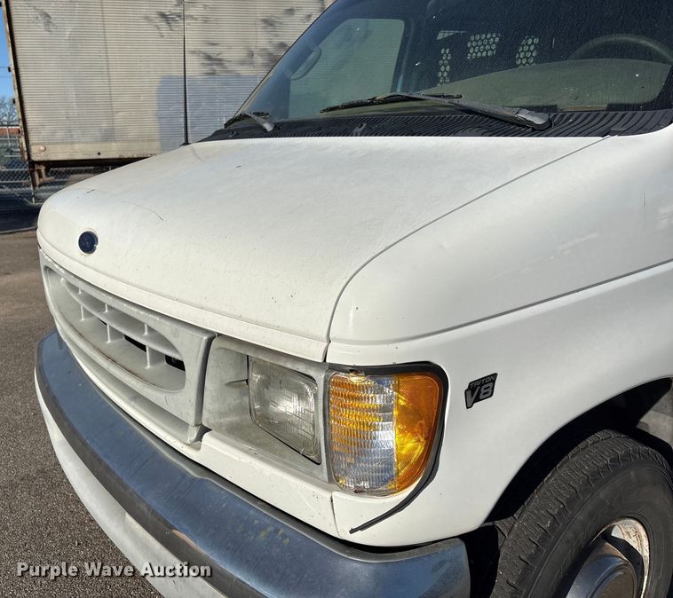 image for item ET4106 2002 Ford Econoline E350 van