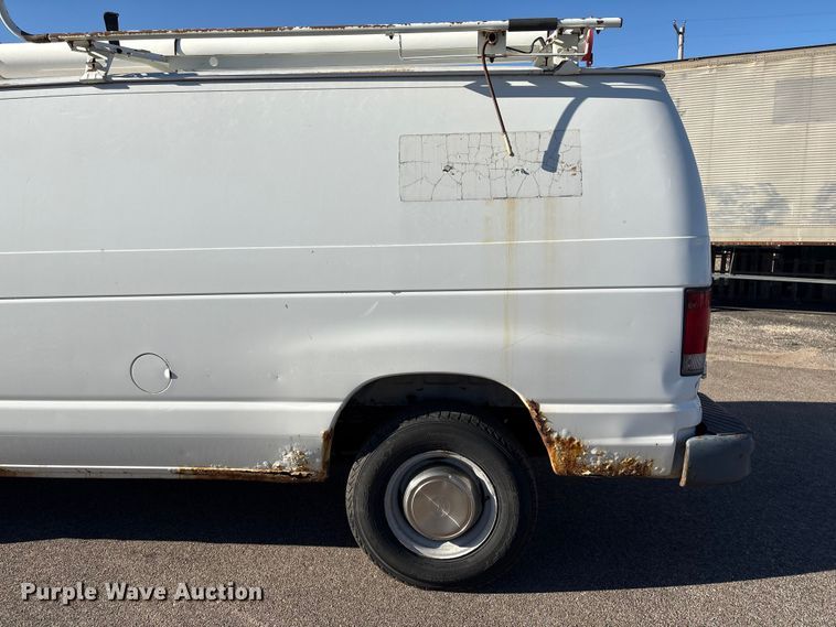 image for item ET4106 2002 Ford Econoline E350 van