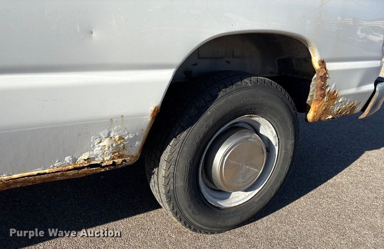 image for item ET4106 2002 Ford Econoline E350 van