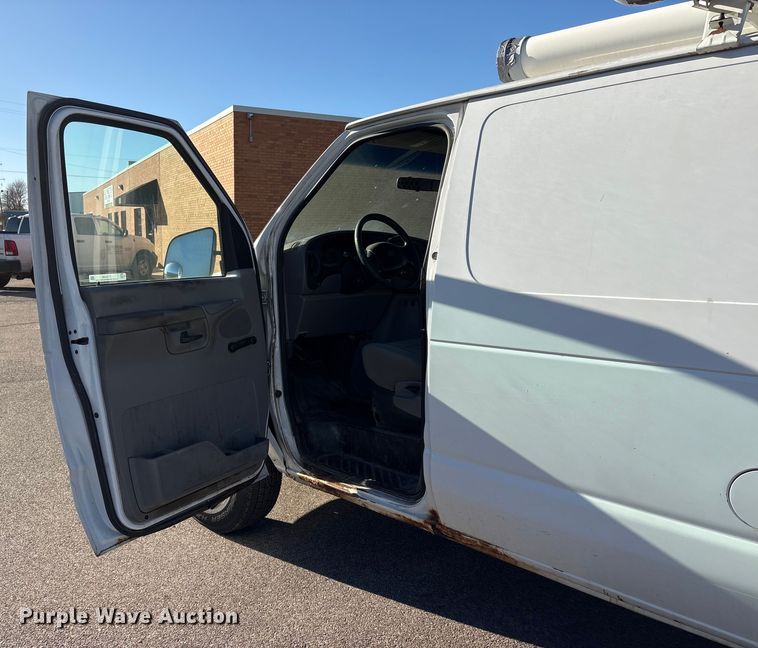 image for item ET4106 2002 Ford Econoline E350 van