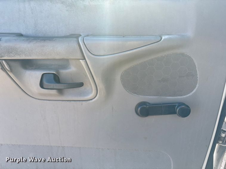 image for item ET4106 2002 Ford Econoline E350 van