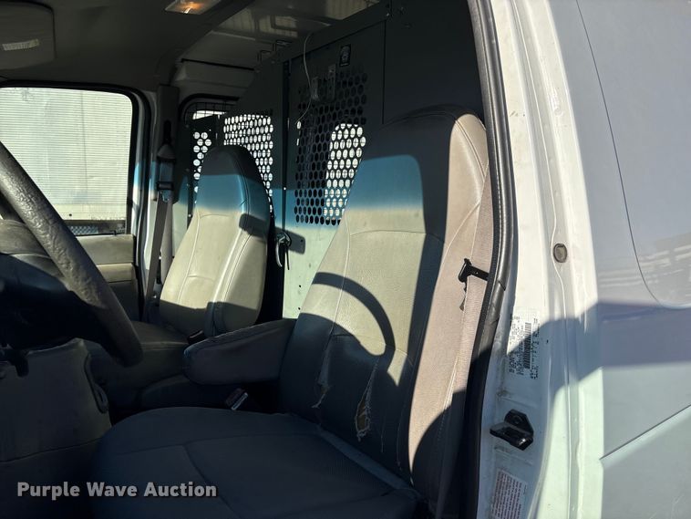 image for item ET4106 2002 Ford Econoline E350 van