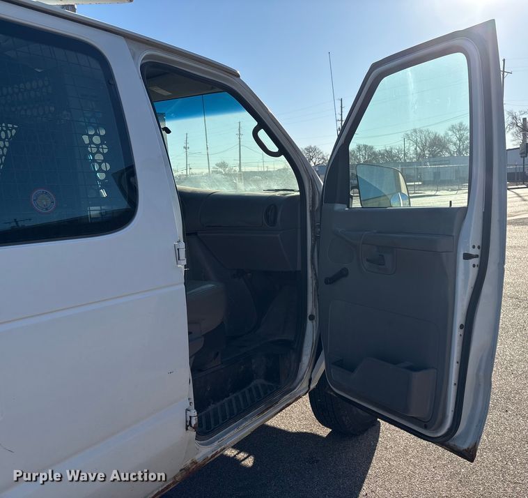 image for item ET4106 2002 Ford Econoline E350 van