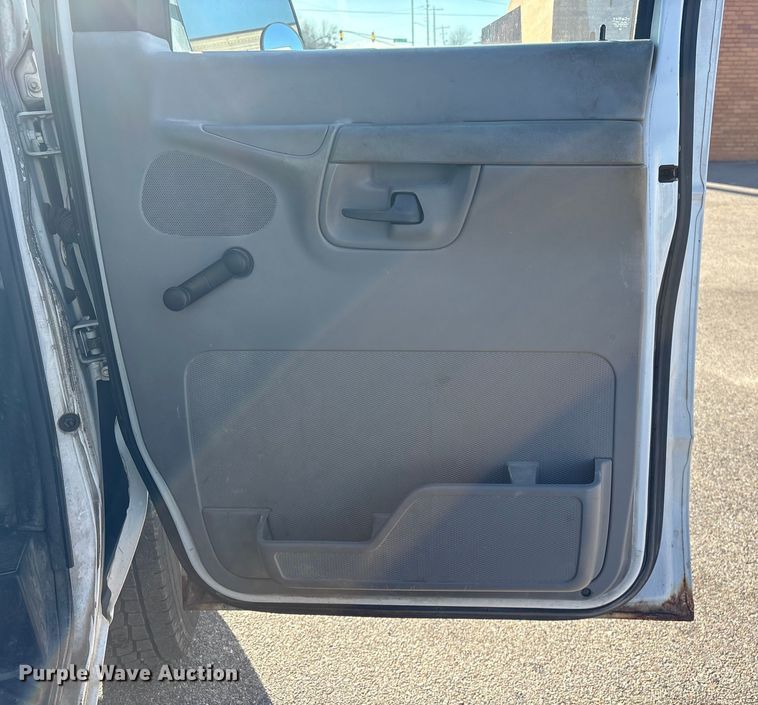 image for item ET4106 2002 Ford Econoline E350 van