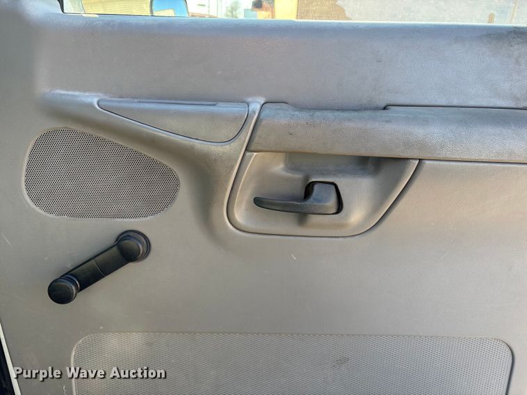 image for item ET4106 2002 Ford Econoline E350 van