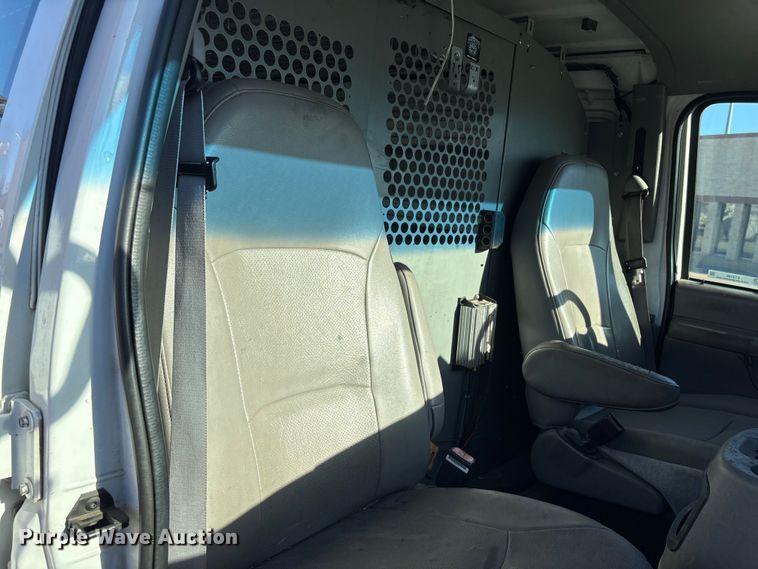 image for item ET4106 2002 Ford Econoline E350 van