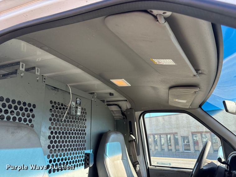image for item ET4106 2002 Ford Econoline E350 van
