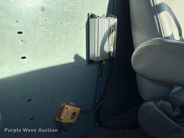 image for item ET4106 2002 Ford Econoline E350 van