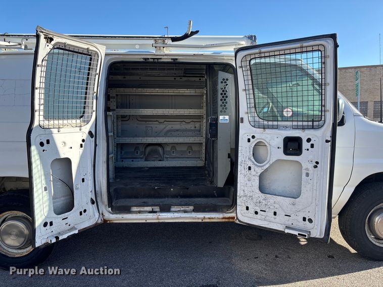 image for item ET4106 2002 Ford Econoline E350 van