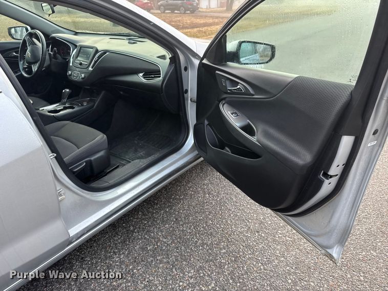 image for item ET4121 2018 Chevrolet Malibu 